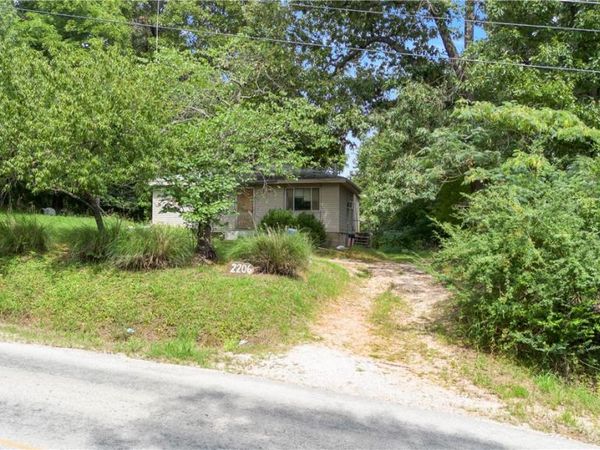 2206 N Double Springs Road , Fayetteville, AR 72704