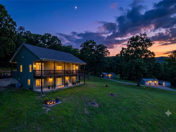 8054 Highway 23 North , Eureka Springs, AR 72631