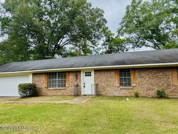 640 Tifton Dr , Jackson, MS 39212