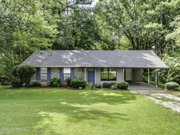 125 Holliday Trace, Raymond, MS 39154