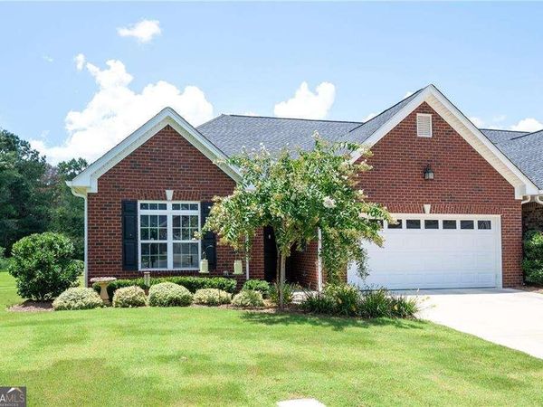 121 Freedoms Way, Calhoun, GA 30701