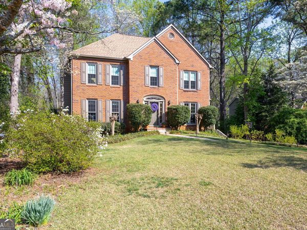 2093 Halfmoon Bluff NW, Kennesaw, GA 30152