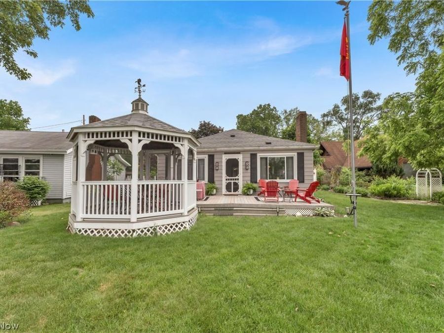 27233 Lake Point Drive, Beloit, OH 44609 Photo 1
