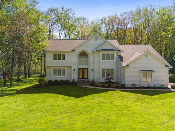 5045 Crofton Avenue , Solon, OH 44139