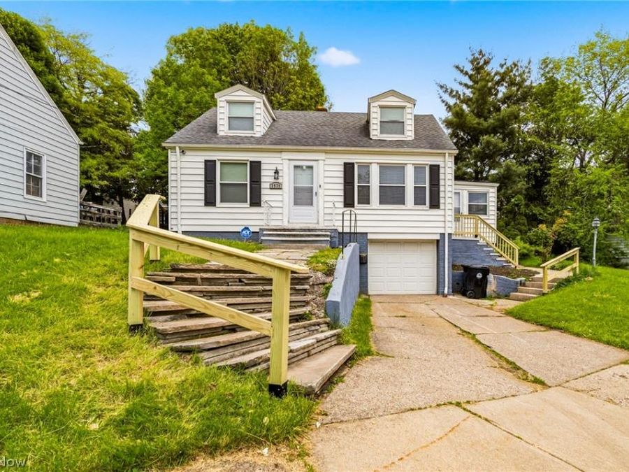 3579 Lloyd Road , Cleveland, OH 44111 Photo 1