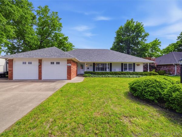 620 Grove Crest Road , Pryor, OK 74361