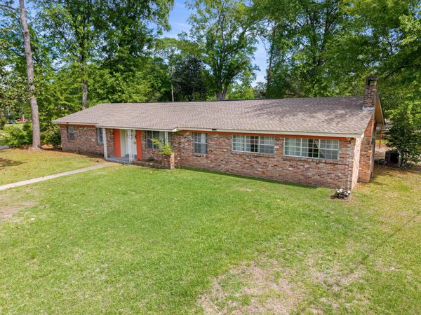 2816 Williamsburg Rd., Hattiesburg, MS 39402