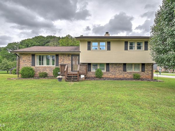 2000 Pinebrook Drive, Kingsport, TN 37660