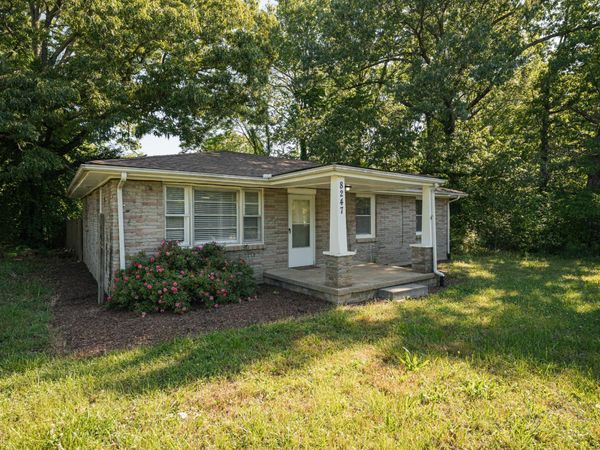 8247 Pinewood Rd , Nunnelly, TN 37137