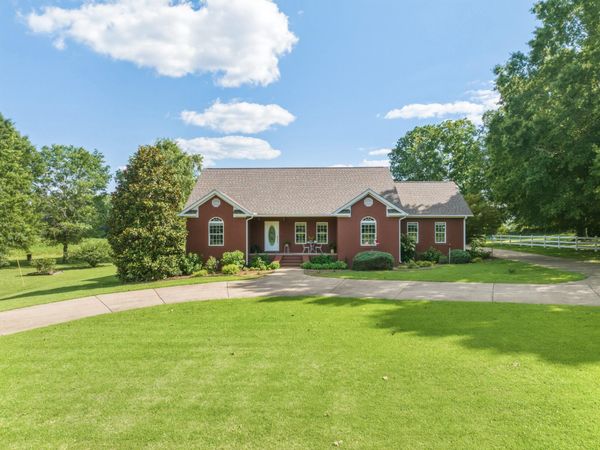 12656 Hwy 424 , Yuma, TN 38390