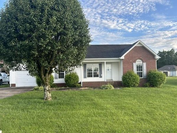 4010 Fleetwood Dr , Westmoreland, TN 37186