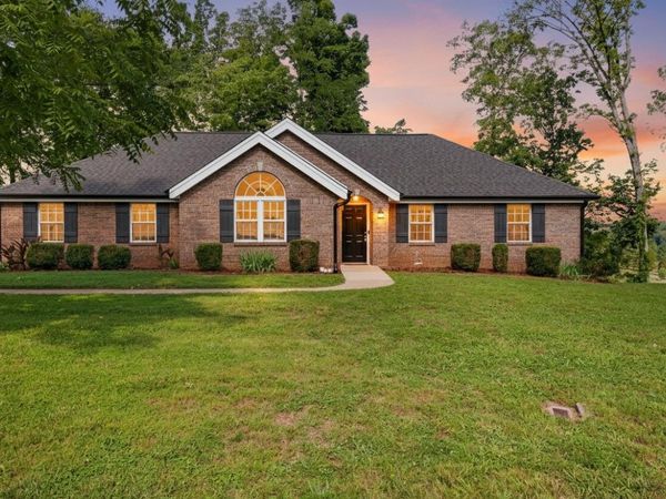 1804 Warfield Dr , Clarksville, TN 37043