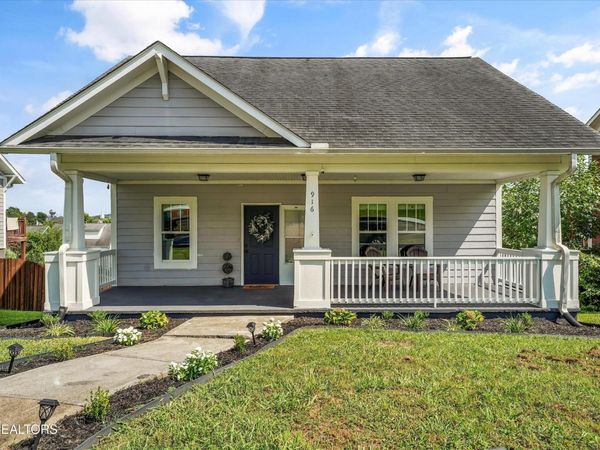 916 Knoxville College Drive , Knoxville, TN 37921