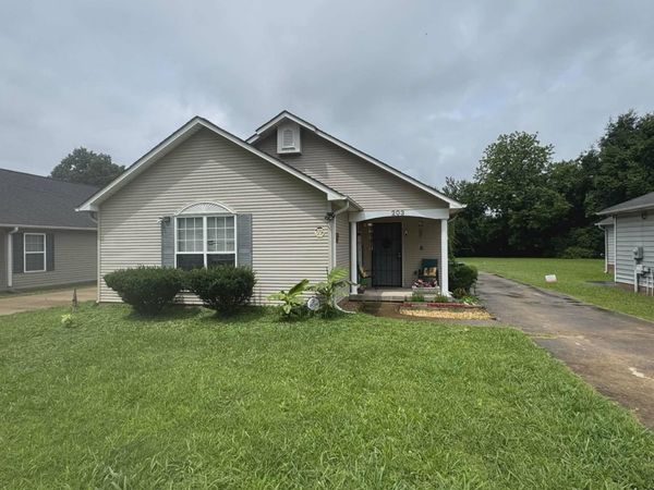 203 Phillips St , Jackson, TN 38301