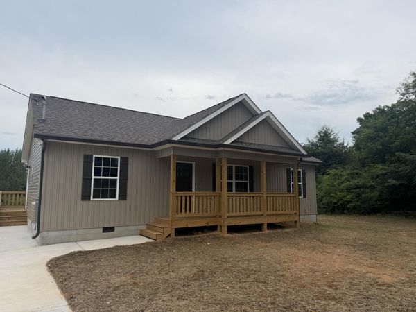 111 Broad Street, Chatsworth 30705