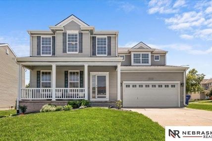 14819 Grebe Street, Bennington, NE 68007