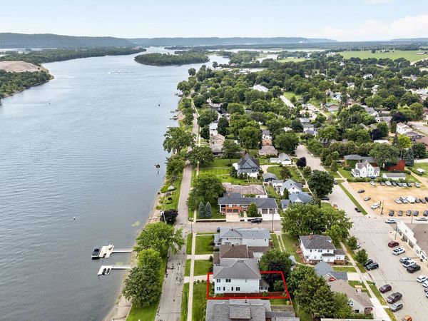 118 Lawrence Boulevard E, Wabasha, MN 55981