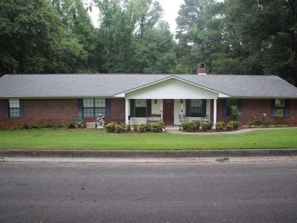1405 Holly , Nashville, AR 71852