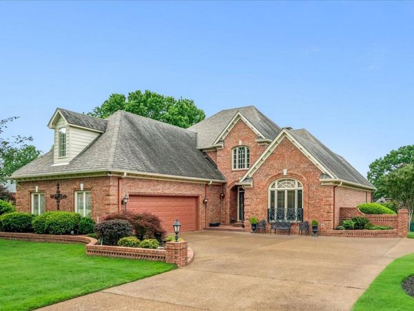 2255 OTTERBURN LN, Germantown, TN 38139