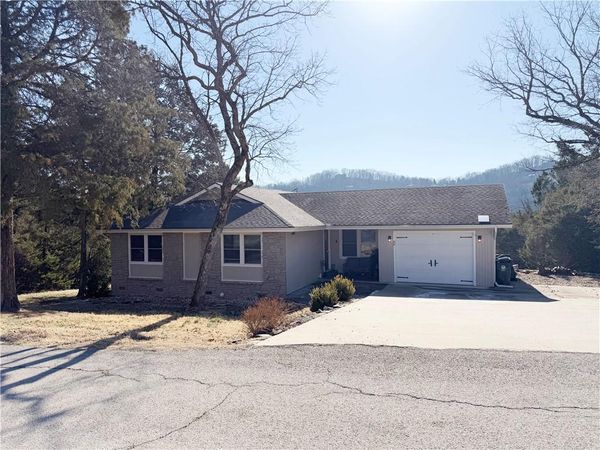 80 Table Rock Drive , Holiday Island, AR 72631