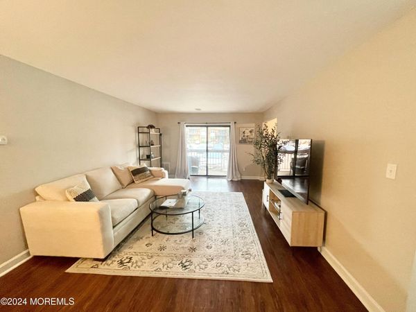 614 Sharon Garden Court , Woodbridge, NJ 07095