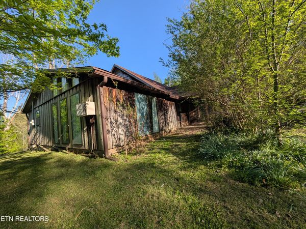 5490 Old Paris Murray Rd, Paris, TN 38242