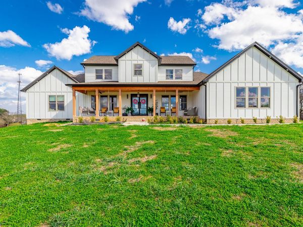 686 Bell Road , La Fayette, GA 30728