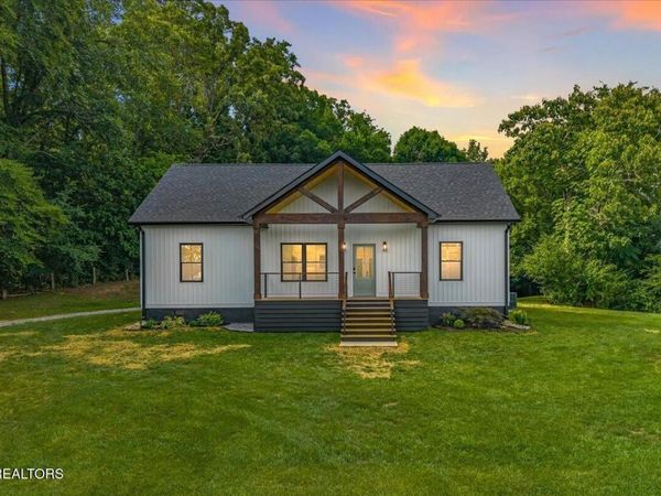 225 Summit Rd , Madisonville, TN 37354