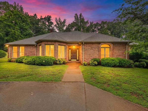 216 Patrick Dr , Dover, TN 37058