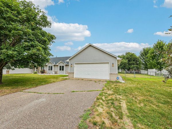 720 Oakwood Street NW, Isanti, MN 55040