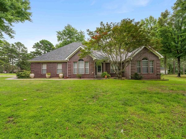 2 Plantation Drive East , Heber Springs, AR 72543