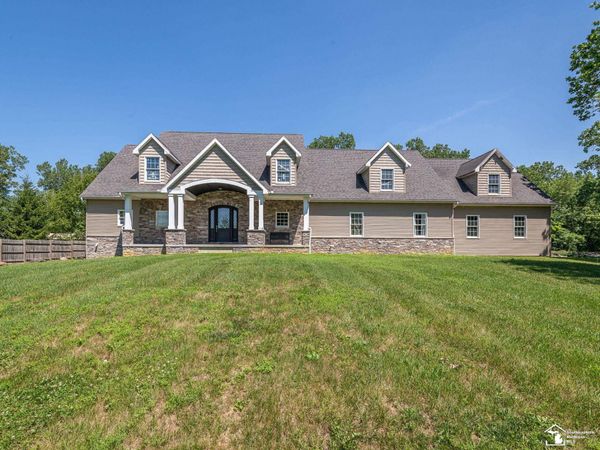 8340 Adler Road, Lambertville, MI 48144