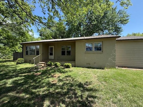 707 S Parrott Drive , Huntsville, AR 72740