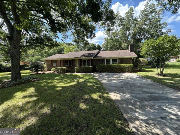 125 Rosewood Drive SE, Milledgeville, GA 31061