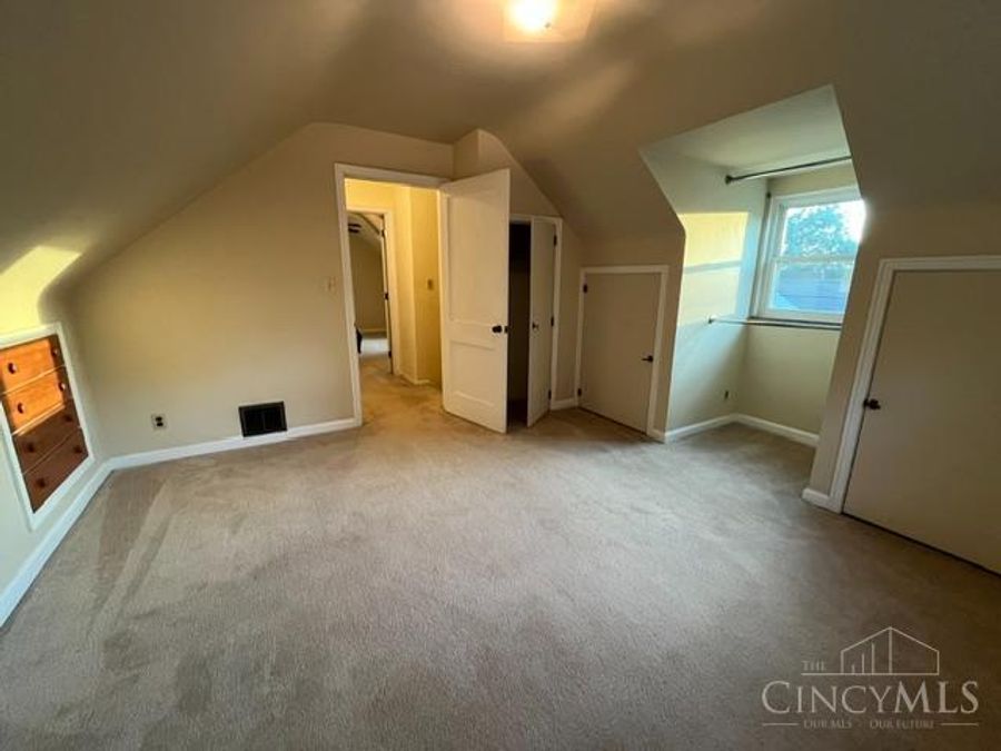 6825 Esther Lane, Madeira, OH 45243 Photo 16