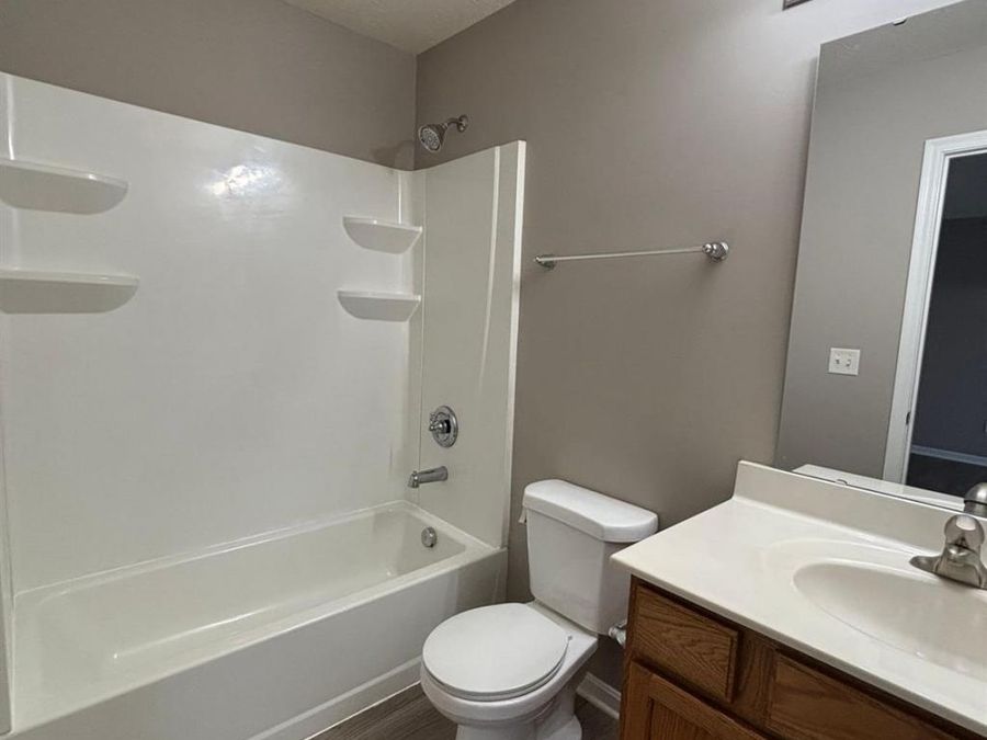 406 Mcewing Drive, Lockland, OH 45215 Photo 12