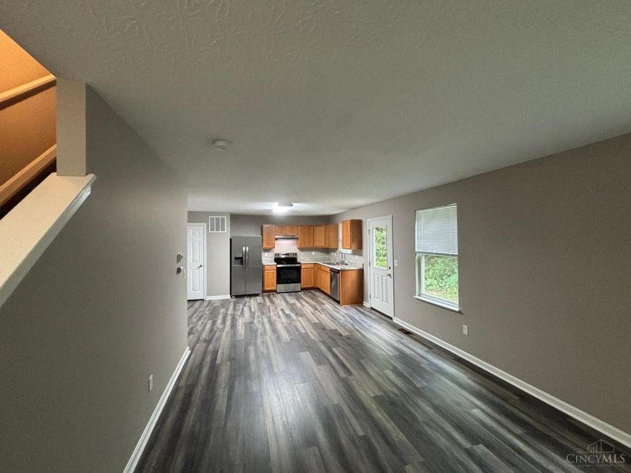 406 Mcewing Drive, Lockland, OH 45215 Photo 4