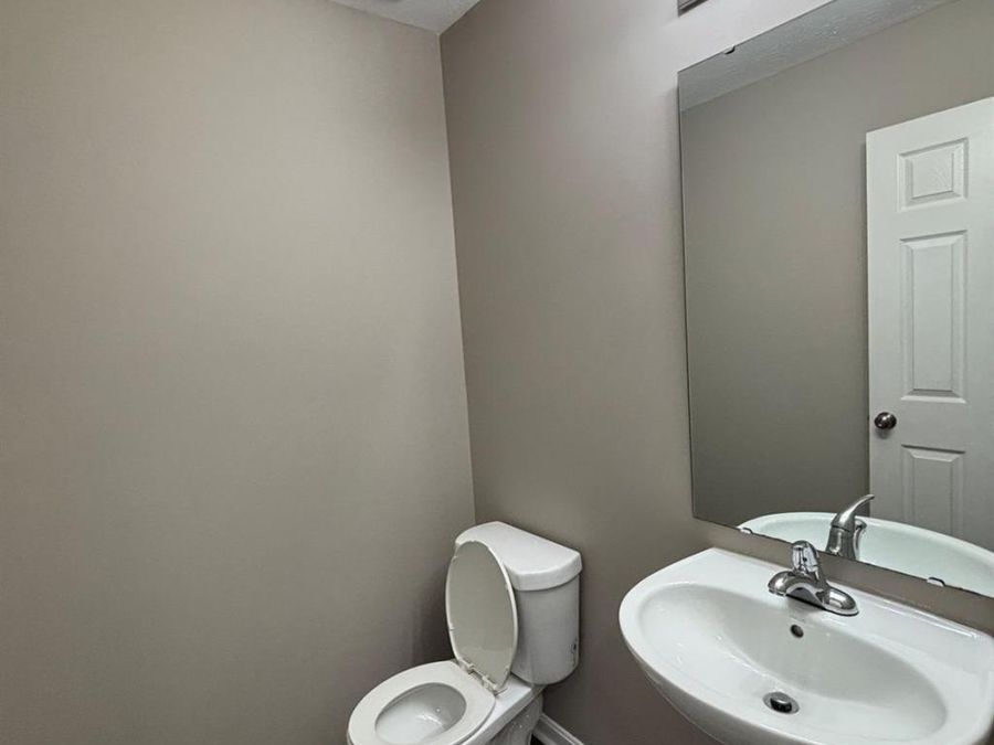 406 Mcewing Drive, Lockland, OH 45215 Photo 8