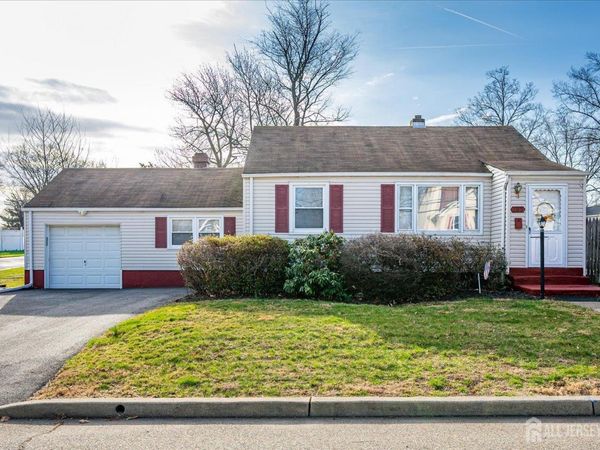 105 E. Cliff Road , Colonia, NJ 07067