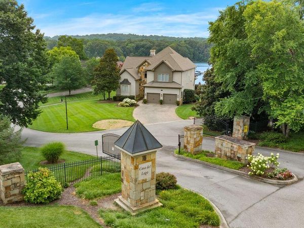 210 Casa Del Lago Way, Lenoir City, TN 37772