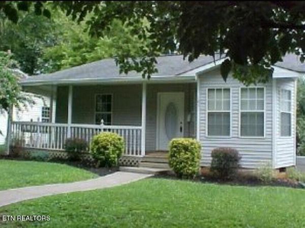 1041 Overton Place, Knoxville, TN 37917