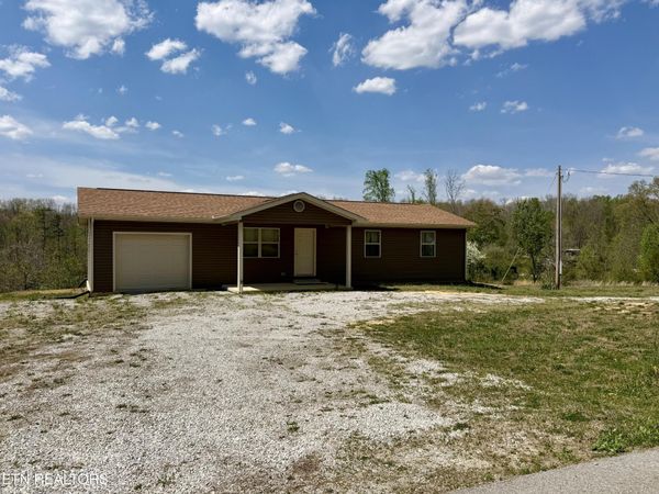 2557 Huntsville Hill Rd, Helenwood, TN 37755