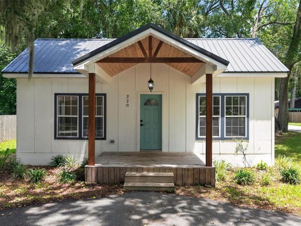 220 NE 1ST AVENUE , WILLISTON, FL 32696