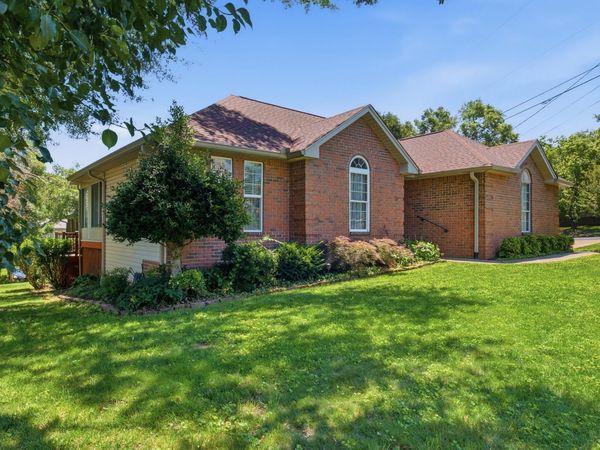 1629 Roundhill Dr , Nashville, TN 37211