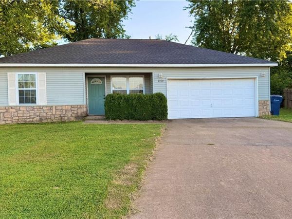 1300 Wedgewood Lane , Siloam Springs, AR 72761