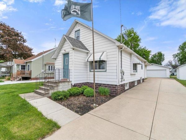 245 N Broadway , Alden, MN 56009