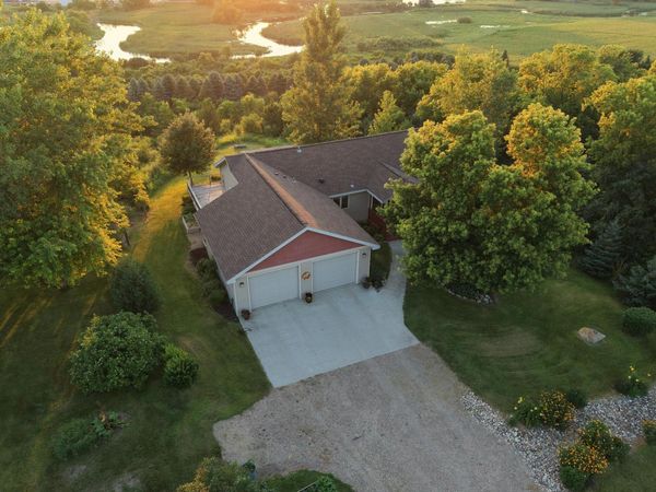 20799 457th Avenue , Morris, MN 56267