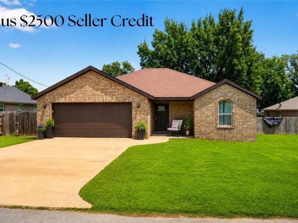 500 SW 6th Avenue , Gravette, AR 72736