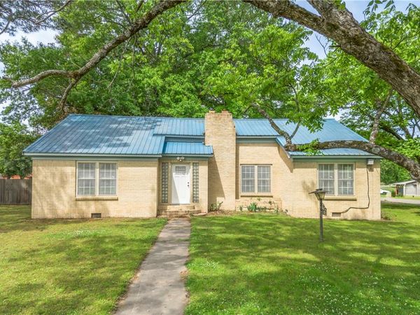 101 Roosevelt Circle , Morrilton, AR 72110