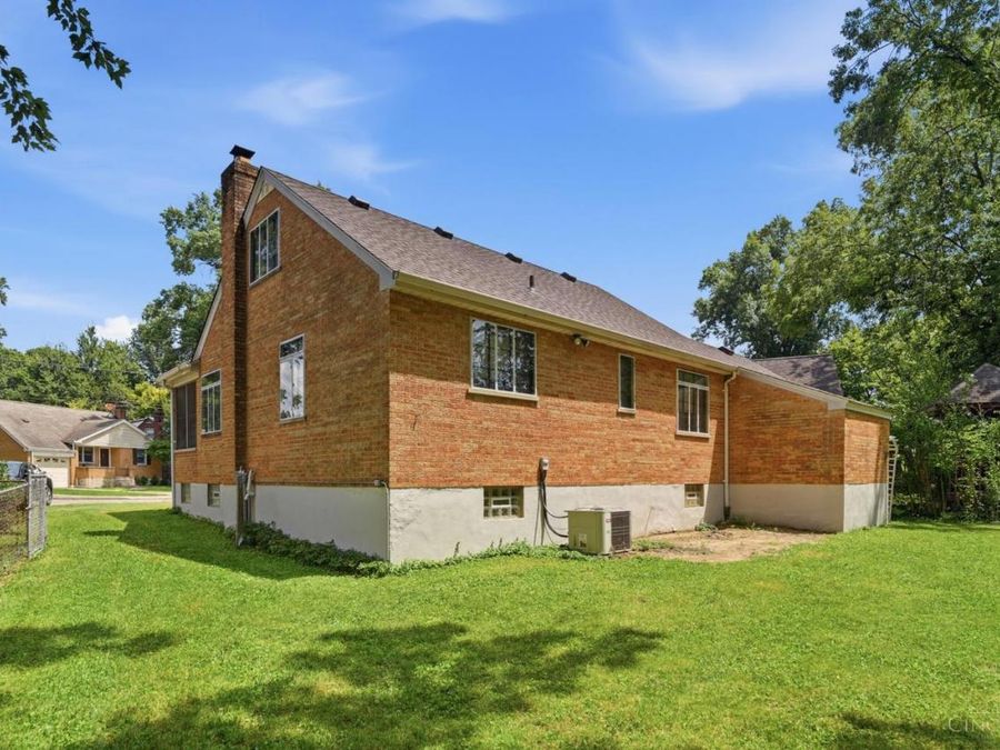 3783 S Broadlawn Circle, Silverton, OH 45236 Photo 31